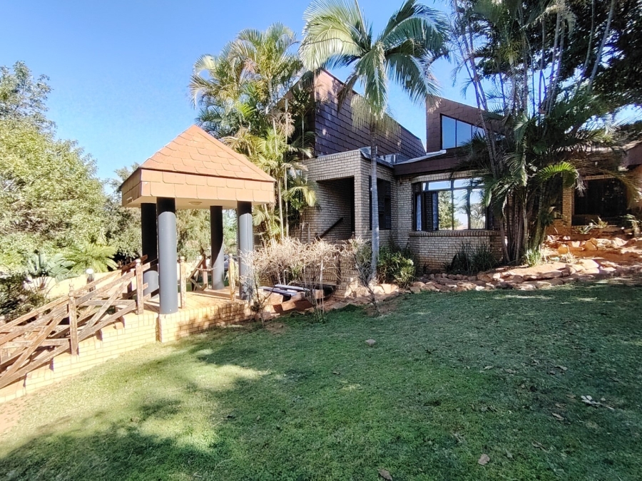 5 Bedroom Property for Sale in Safari Gardens North West